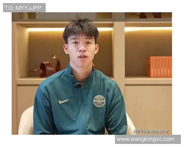绰号中国男孩的足球明星如何在国际赛场上展现自我与风采